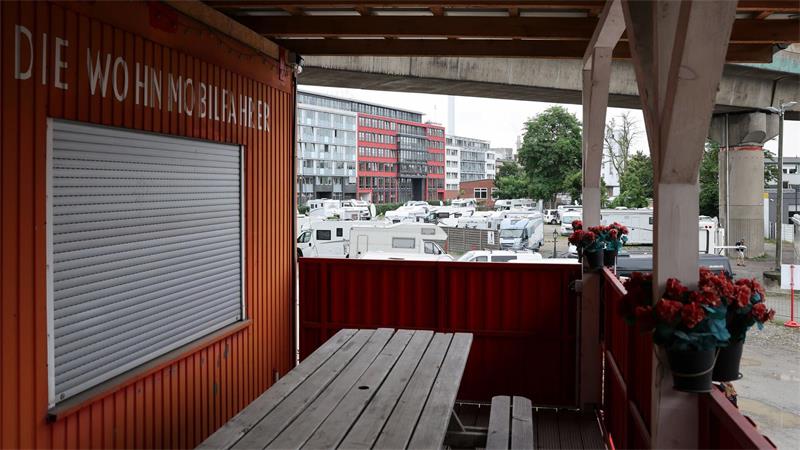 Einige Wohnmobil–Stellplätze an Elbe und Nordsee teurer Laut Betreiber hatte es auf diesem Stellplatz in Hamburg in den vergangenen drei bis vier Jahren immer wieder Preiserhöhungen gegeben, in diesem Jahr bleibt aber alles wie im Vorjahr.