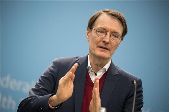 Laut Bundesgesundheitsminister Karl Lauterbach ist die angepeilte Krankenhausreform angesichts der finanziellen Notlage vieler Kliniken unbedingt notwendig.