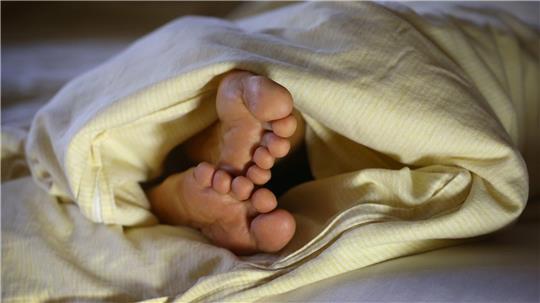 Laut KKH: Die Zahl der ambulanten Diagnosen psychisch bedingter Schlafstörungen stieg von 2014 bis 2024 bundesweit um 73,5 Prozent. (Symbolbild)