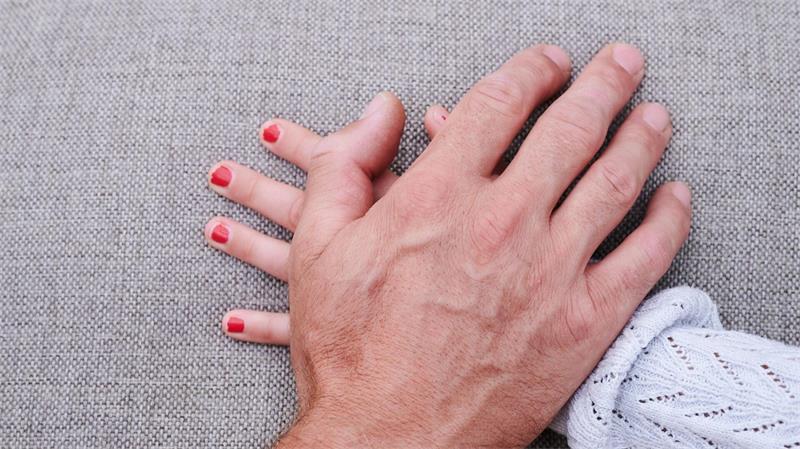 Laut Kultusministerium gab es in Niedersachsen seit 2019 insgesamt 88 abgeschlossene Disziplinarverfahren gegen Lehrkräfte wegen sexueller Grenzverletzung, sexueller Belästigung oder sexueller Gewalt. (Symbolbild)