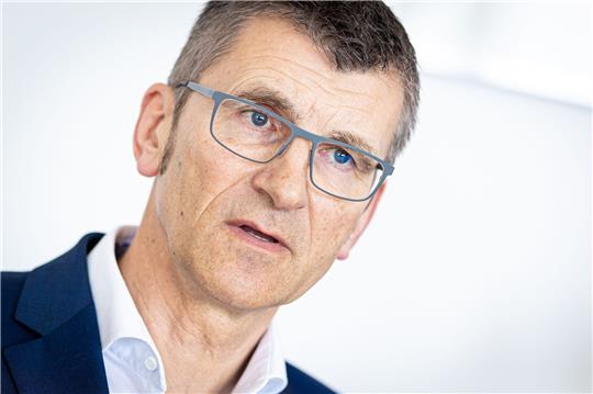 Laut LKA-Chef Friedo de Vries wurden bei der Fahnung nach drei ehemaligen RAF-Terroristen keine Fehler gemacht.