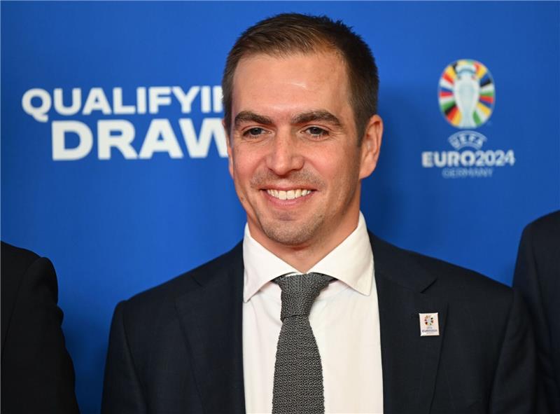 „Pflöcke einschlagen”: Lahm will nachhaltige EM 2024 Laut Philipp Lahm soll die Fußball-EM 2024 ein möglichst klimaschonendes Turnier werden.
