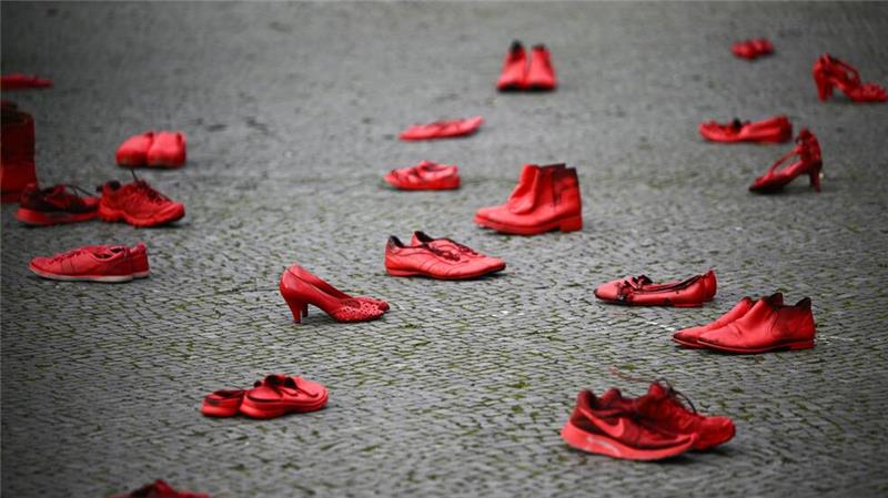 Gewalt gegen Frauen - fast jeden Tag ein Femizid Laut Schätzungen der Vereinten Nationen wurden im vorigen Jahr weltweit 51.100 Mädchen und Frauen von Verwandten oder männlichen Partnern getötet.
