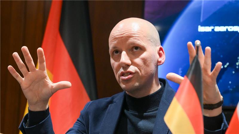 Rüstungsfirmen planen bis 2029 Satelliten-Netz im All Laut Scherf wird das geplante Verteidigungssystem im All sicherstellen, „dass Europa den Kampf um seine Souveränität gewinnt.“