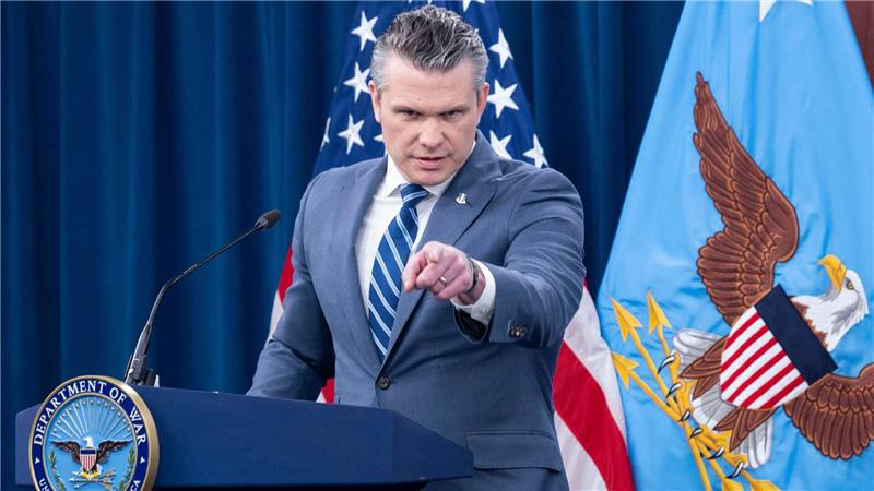 Laut US-Verteidigungsminister Pete Hegseth ist die Waffenruhe trotz aktueller Spannungen noch in Kraft. 