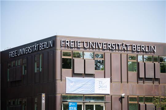 Laut der Universität ist nach derzeitiger Rechtslage eine Exmatrikulation von Studierenden aus Ordnungsgründen nicht möglich.