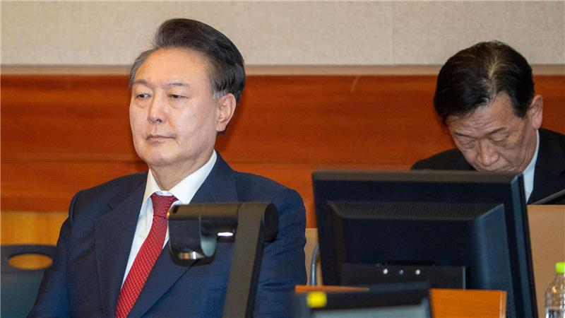 Südkorea: Angeklagter Präsident soll aus U-Haft freikommen Laut der südkoreanischen Nachrichtenagentur Yonhap hat ein Gericht in Seoul den Haftbefeh gegen den suspendierten Präsidenten Yoon Suk Yeol aufgehoben.