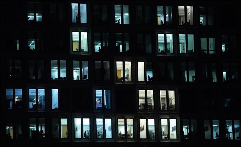 Laut einer Studie sind Büro-Jobs durch KI starken Veränderungen ausgesetzt.
