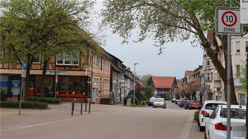 Unzulässig: Seesen muss seine Tempo-10-Zonen abschaffen Laut höchstrichterlicher Entscheidung nicht zulässig: An der Kreuzung Rosenstraße/Marktstraße existiert in Seesen seit 2015 eine Tempo-10-Zone.