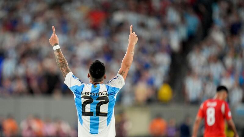 Copa América: Argentinien siegt 1:0 - Sorgen um Assistenten Lautaro Martínez traf zum späten 1:0.