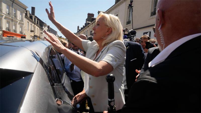 Le Pen meint, dass auch ihre Wählerschaft die gegen sie verhängte Haftstrafe für übertrieben hält.