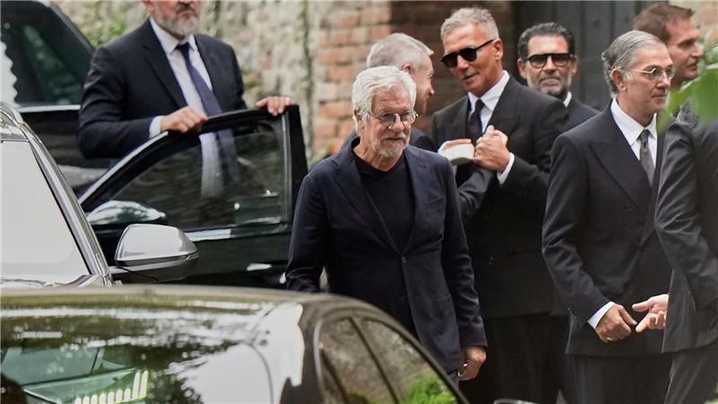 Lebens- und Geschäftspartner Leo Dell’Orco nimmt Abschied von Armani.