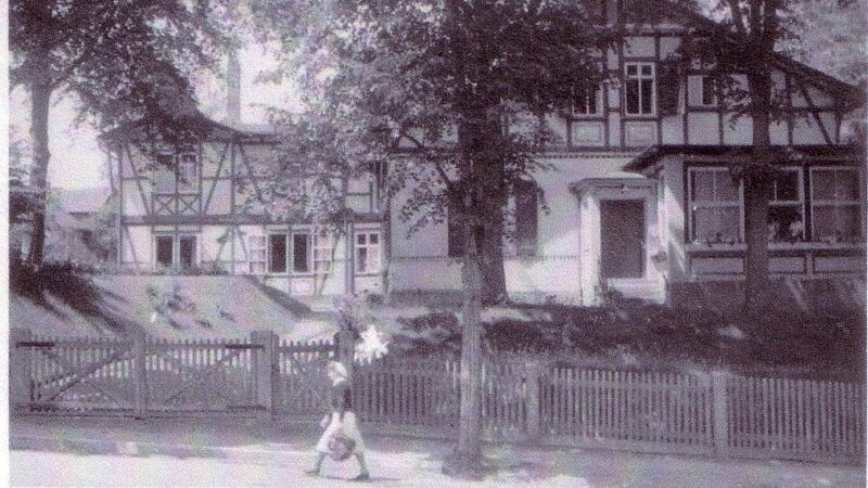 Lebensborn-Mütterhaus in der Salzbergstraße 14 in Wernigerode. Die Aufnahme stammt aus dem Jahr 1941.