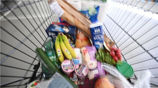 Lebensmittel sind laut Statistischem Bundesamt seit 2020 im Schnitt mehr als 35 Prozent teurer geworden. (Symbolbild)