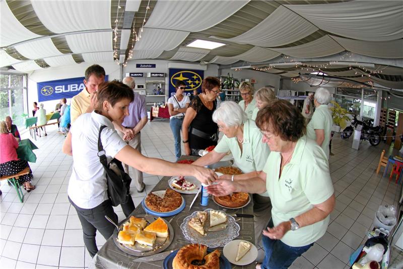 Leckeren Kuchen hatten die Landfrauen im Angebot. Ihre Cafeteria wurde gut und gern besucht.