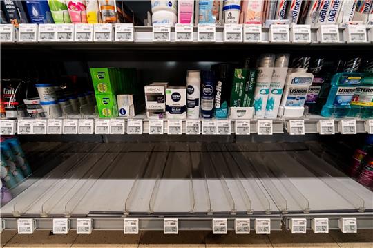Leere Regalmeter sind seit Monaten Alltag in deutschen Supermärkten.