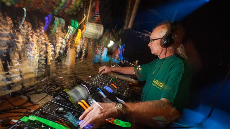 Legt auch beim Jubiläum auf: DJ Tom Bullmann.  