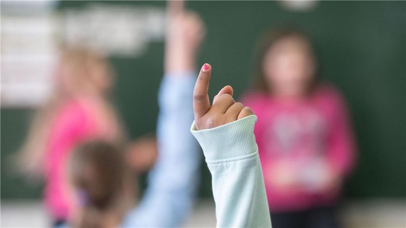 Jungen sind erst nach Schulstart besser in Mathe als Mädchen Lehrkäfte und Eltern sollten sich bewusst sein, dass der Unterschied in der Matheleistung erst mit dem formalen Lernen beginnt. (Archivbild)