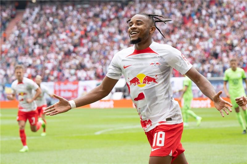Leipzigs Christopher Nkunku jubelt nach seinem Tor.