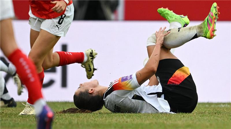 Die Crux mit dem Kreuzband bei Fußballerinnen: Angst wächst Lena Oberdorf bei ihrem ersten Kreuzbandriss (Archivbild)