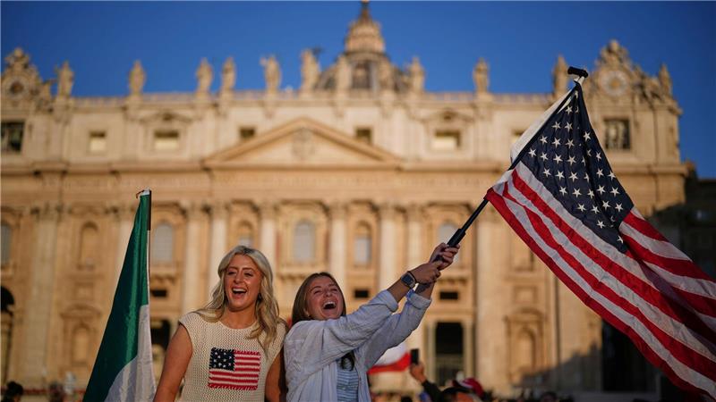 Papst Leo nutzt Amtseinführung zu Kapitalismus-Kritik Leo XIV. ist der erste US-amerikanische Papst.
