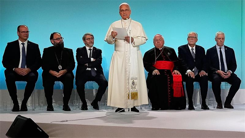 Papst warnt vor Zukunftsangst Leo XIV. traf sich auch mit Vertretern anderer Religionen.