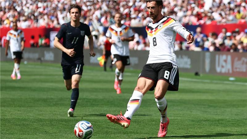 Cheerleader-Jubel zum Empfang des DFB-Teams in Winston-Salem Leon Goretzka im WM-Test gegen die USA.