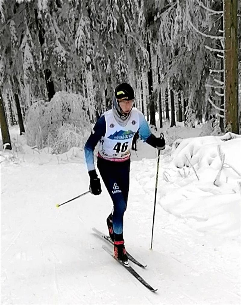 Leon Trebuschenko gewinnt bei schlechten äußeren Bedingungen sein Rennen in der Altersklasse U 13 über die Distanz von zwei Kilometern. Foto: Privat
