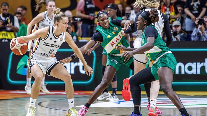 Leonie Fiebich und die deutschen Basketballerinnen stehen bei der Heim-WM in der Zwischenrunde.