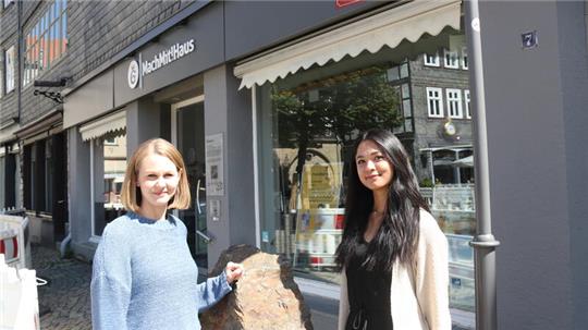 Levke Ermert (links) und Christina Kraus vermitteln Stellen für Ehrenamtliche.