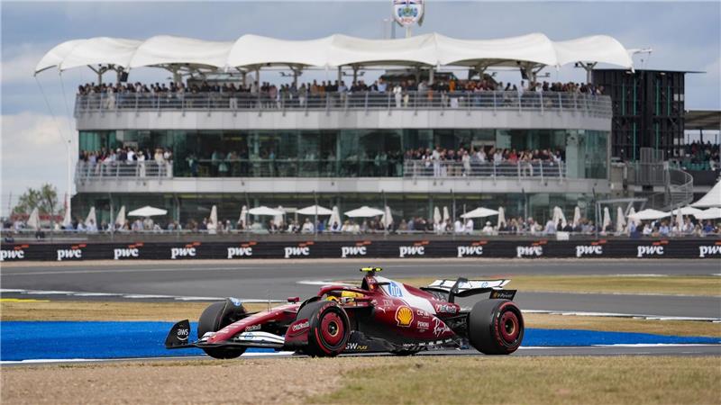 Verstappen stellt mit Superrunde Vettel-Bestmarke ein Lewis Hamilton ist Rekordsieger in Silverstone.