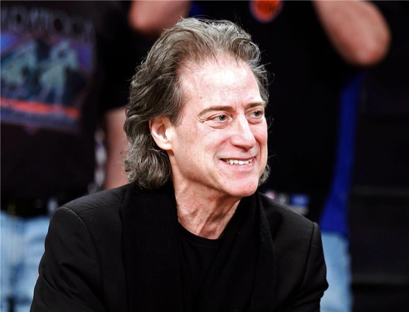 Trauer um US-Komiker Richard Lewis Lewis hatte vergangenes Jahr mitgeteilt, dass er an Parkinson erkrankt sei.