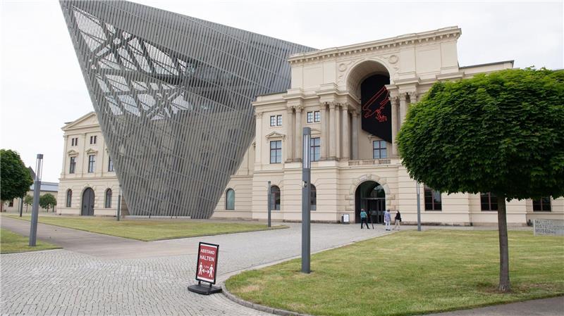 Libeskind gestaltete auch das Militärhistorische Museum in Dresden. (Archivbild)