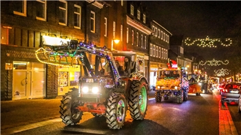 Lichterfahrt der Traktoren durch Clausthal-Zellerfeld am dritten Adventswochenende