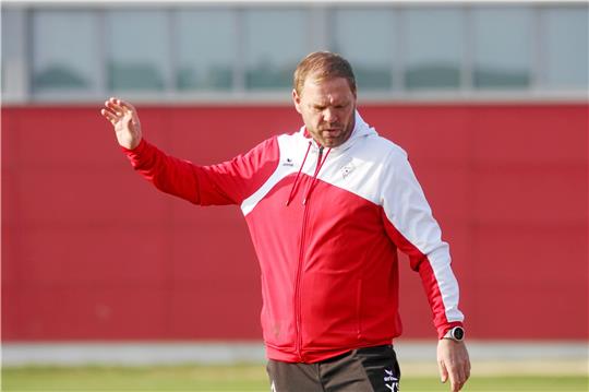 Liebenburgs Trainer Yves Schmelzer ist nach den Vorfällen vor zwei Wochen in Oker immer noch bedient. Foto: Gietemann
