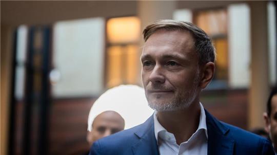 Lindner fährt jetzt offenbar auch S-Bahn. (Archivbild)