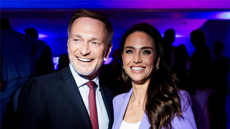 FDP-Chef Lindner und Franca Lehfeldt erwarten Nachwuchs Lindner sprach in Interviews schon häufiger über das Thema Familienplanung. (Archivfoto)