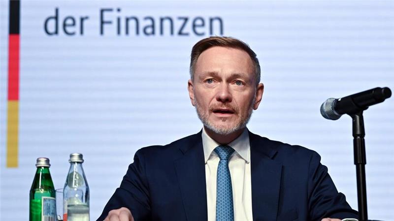 Lindner warnt: Neue Ausgabenwünsche dürfe es nicht geben. Stattdessen müsse noch mehr gespart werden.
