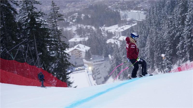 Lindsey Vonn stürzte bei der Abfahrt von Crans-Montana schon nach wenigen Sekunden.