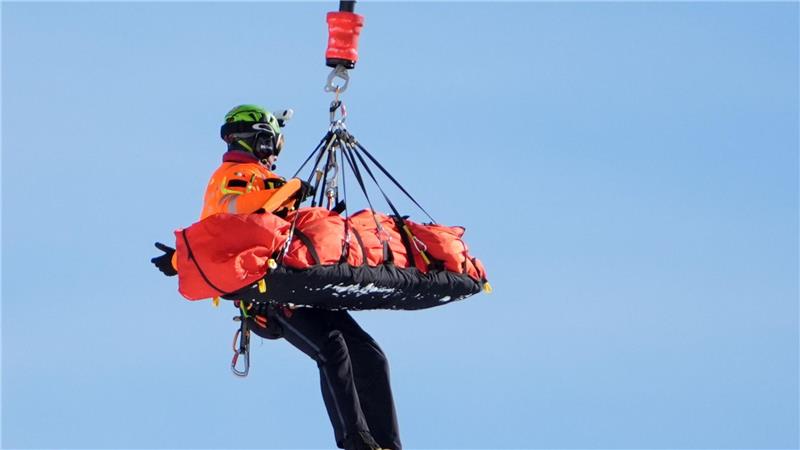 Lindsey Vonn wird nach ihrem schweren Unfall abtransportiert.