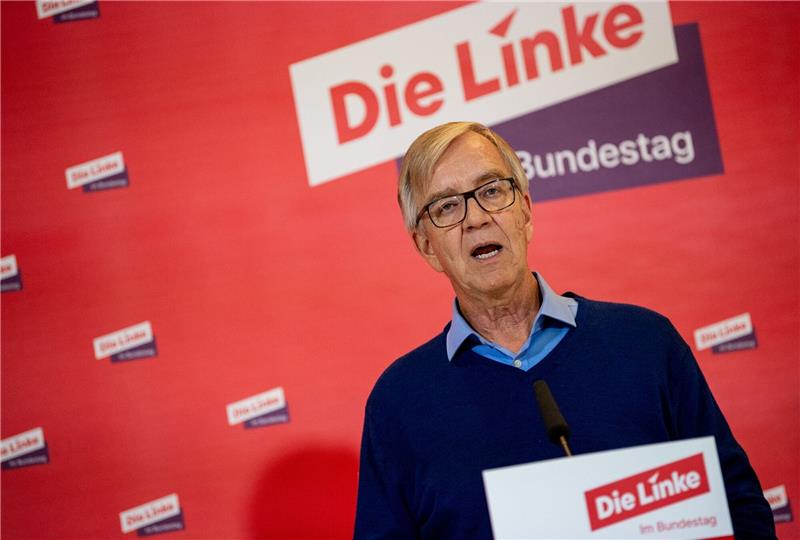 Bartsch zieht sich vom Vorsitz der Linken-Gruppe zurück Linke-Fraktionsvorsitzender Dietmar Bartsch zieht sich aus der ersten Reihe seiner Partei zurück.