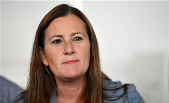 Linken-Chefin Janine Wissler spricht sich für die Einführung einer Vier-Tage-Woche aus.