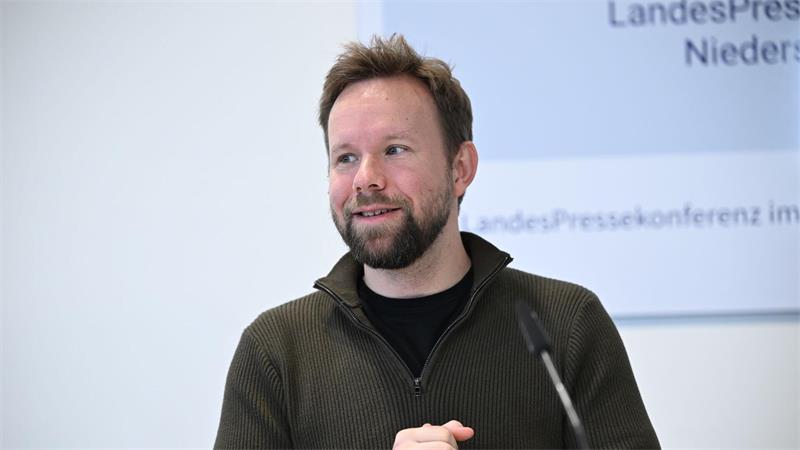 Linken-Co-Chef Thorben Peters hat derzeit viele unerfahrene Politiker und Politikerinnen in seiner Partei.