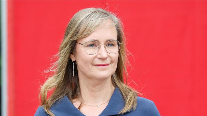 Machtpoker in Sachsen-Anhalt - Wer regiert nach der Wahl? Linken-Spitzenkandidatin Eva von Angern möchte eine mögliche Zusammenarbeit mit der CDU eng mit den Mitgliedern abstimmen. (Archivbild)