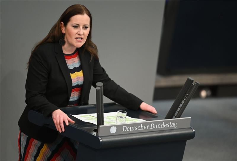 Wissler fordert Abschaffung schulischer Hausaufgaben Linken-Vorsitzende Janine Wissler spricht sich gegen schulische Hausaufgaben aus.