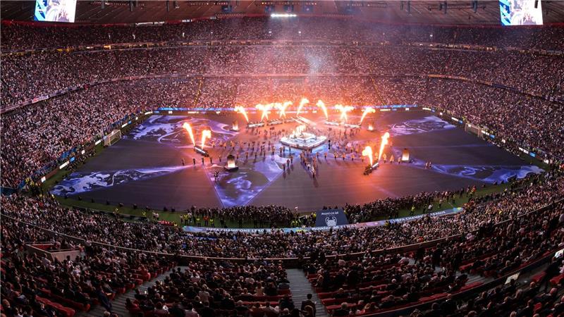 Legende van Basten schimpft über Final-Show von Linkin Park Linkin Park tritt vor dem Anpfiff auf.