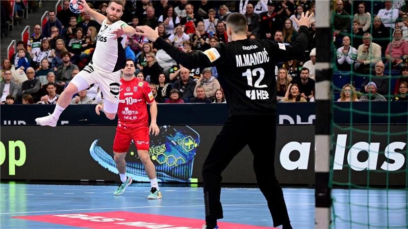 In EM-Form: Wolff führt Handballer zum Sieg gegen Kroatien Linksaußen Lukas Mertens agierte gewohnt treffsicher.