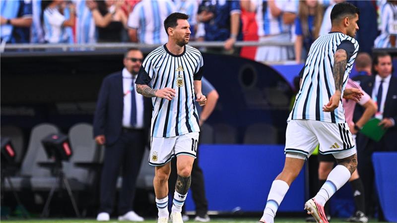 Lionel Messi beim Aufwärmen vor dem Duell mit Algerien.
