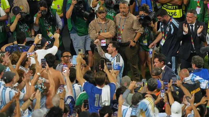 Verbeult in die nächste Runde: Wie stark ist Argentinien? Lionel Messi nach dem Sieg gegen Kap Verde.