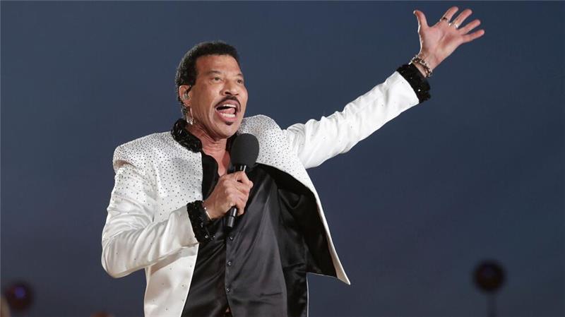 Lionel Richie auf Tour: „Eine Show in Oberhausen ist Urlaub“ Lionel Richie trat im vergangenen Jahr bei der Krönung von König Charles III. auf. 2025 geht er wieder in Europa auf Tournee und kommt auch fünf Konzerte nach Deutschland.